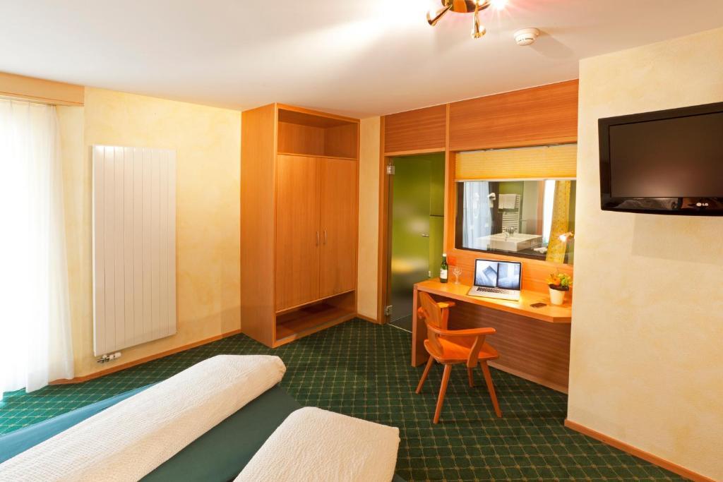 Albergo Croce Bianca Poschiavo Exterior photo