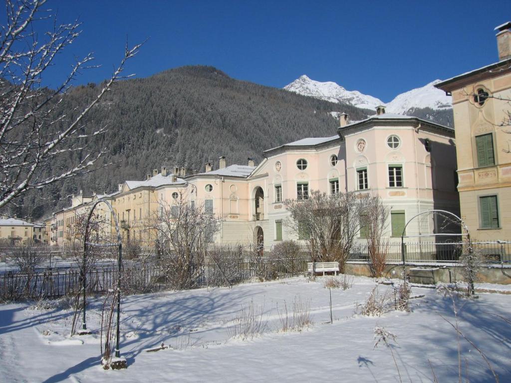 Albergo Croce Bianca Poschiavo Exterior photo