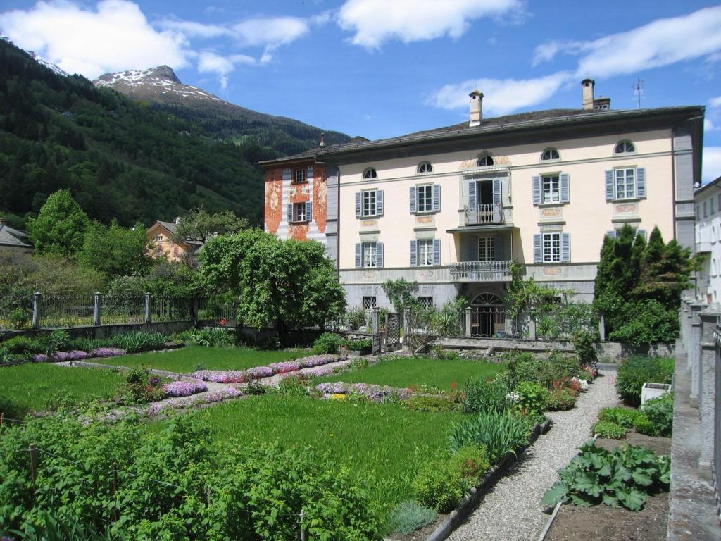 Albergo Croce Bianca Poschiavo Exterior photo