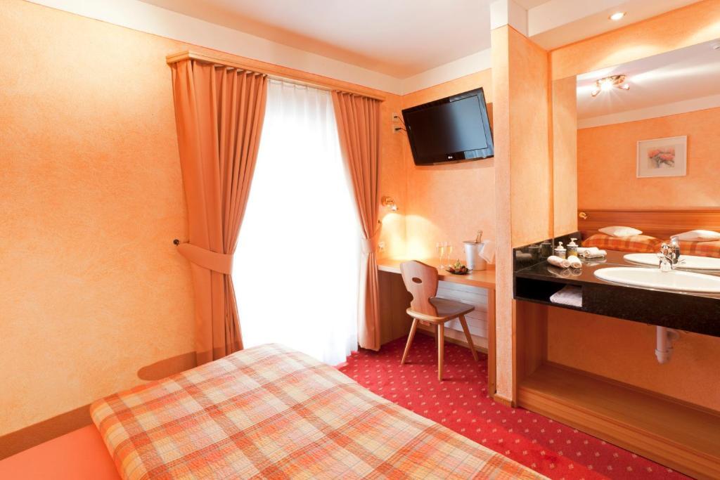 Albergo Croce Bianca Poschiavo Room photo